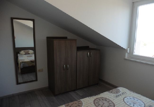 Apartment in Punat - Apartment in Punat with Seaview, Terrace, Air condition, WIFI (4534-2) Apartment in Punat - Apartment in Punat with Seaview, Terrace, Air condition, WIFI (4534-2)