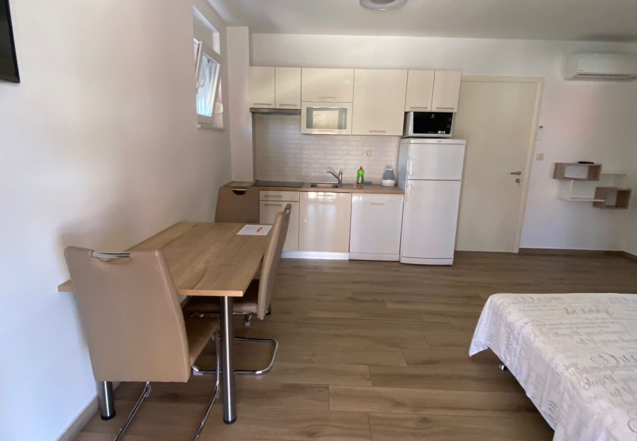 Apartment in Punat - Apartment in Punat with Terrace, Air condition, WIFI, Washing machine (4534-3)