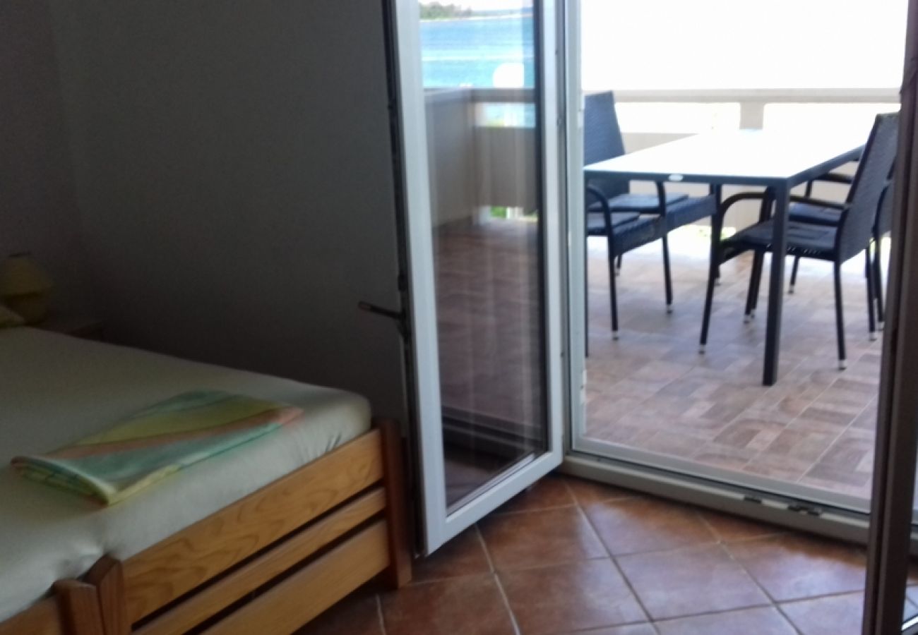 Apartment in Vir - Apartment in Vir with Seaview, Terrace, Air condition, WIFI (4472-2)