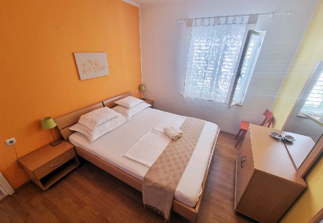 Apartment in Supetarska Draga - Apartment in Supetarska Draga with Seaview, Terrace, Air condition, WIFI (4551-2) Apartment in Supetarska Draga - Apartment in Supetarska Draga with Seaview, Terrace, Air condition, WIFI (4551-2)