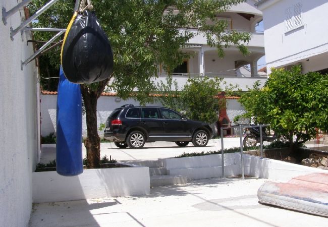 Apartment in Preko - Apartment in Preko with Terrace, Air condition, WIFI, Washing machine (4568-1) Apartment in Preko - Apartment in Preko with Terrace, Air condition, WIFI, Washing machine (4568-1)