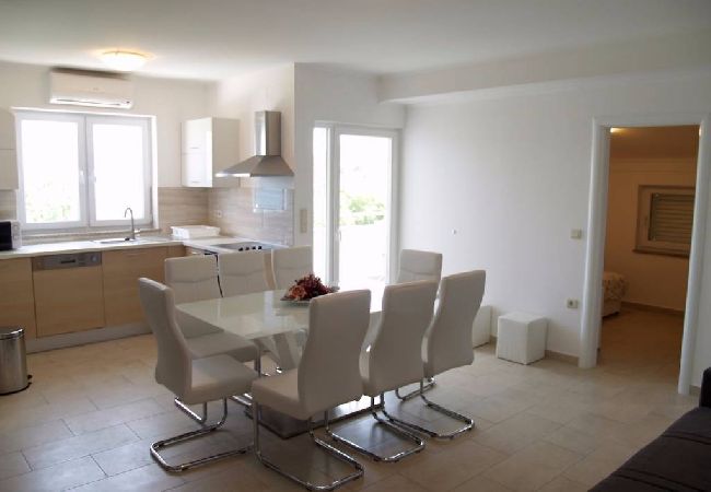 Apartment in Preko - Apartment in Preko with Terrace, Air condition, WIFI, Washing machine (4568-3) Apartment in Preko - Apartment in Preko with Terrace, Air condition, WIFI, Washing machine (4568-3)