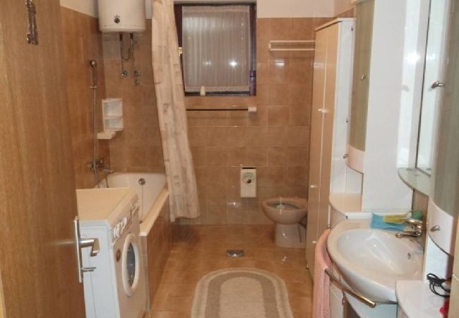 Apartment in Preko - Apartment in Preko with Terrace, Air condition, WIFI, Washing machine (4568-4) Apartment in Preko - Apartment in Preko with Terrace, Air condition, WIFI, Washing machine (4568-4)