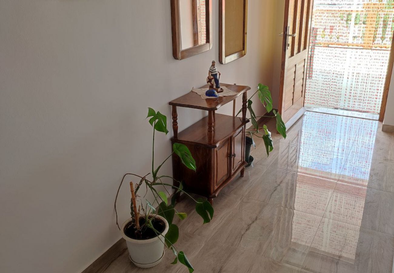 Apartment in Lopar - Apartment in Lopar with Seaview, Terrace, Air condition, WIFI (4618-4)