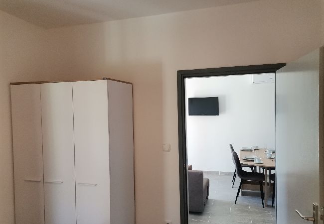 Apartment in Lopar - Apartment in Lopar with Terrace, Air condition, WIFI (4620-1) Apartment in Lopar - Apartment in Lopar with Terrace, Air condition, WIFI (4620-1)