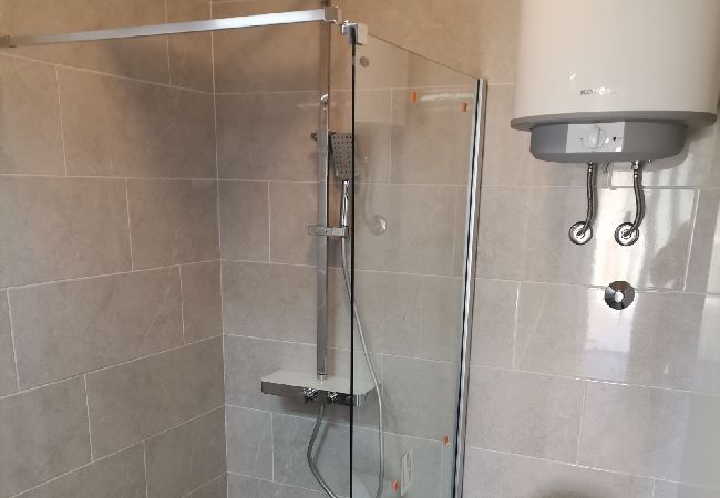 Apartment in Lopar - Apartment in Lopar with Terrace, Air condition, WIFI (4620-1) Apartment in Lopar - Apartment in Lopar with Terrace, Air condition, WIFI (4620-1)