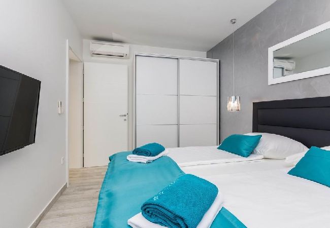 House in Ždrelac - Holiday Home in Ždrelac with Seaview, Terrace, Air condition, WIFI (4652-1) House in Ždrelac - Holiday Home in Ždrelac with Seaview, Terrace, Air condition, WIFI (4652-1)