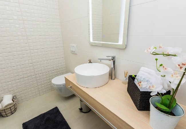 House in Ždrelac - Holiday Home in Ždrelac with Seaview, Terrace, Air condition, WIFI (4652-1) House in Ždrelac - Holiday Home in Ždrelac with Seaview, Terrace, Air condition, WIFI (4652-1)