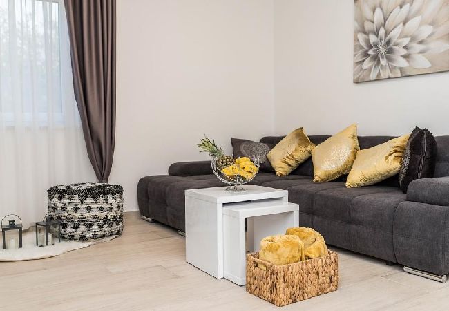 House in Ždrelac - Holiday Home in Ždrelac with Seaview, Terrace, Air condition, WIFI (4652-1) House in Ždrelac - Holiday Home in Ždrelac with Seaview, Terrace, Air condition, WIFI (4652-1)