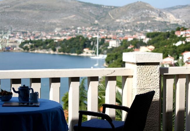 Apartment in Trogir - Apartment in Trogir with Seaview, Terrace, Air condition, WIFI (4655-2) Apartment in Trogir - Apartment in Trogir with Seaview, Terrace, Air condition, WIFI (4655-2)