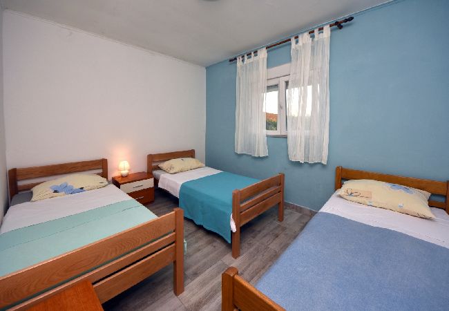 House in Pašman - Robinson home in Pašman with Seaview, Terrace, Air condition, WIFI (4654-1) House in Pašman - Robinson home in Pašman with Seaview, Terrace, Air condition, WIFI (4654-1)