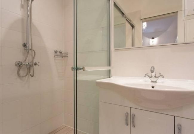 Studio in Icici - Studio apartment in Ičići with Air condition, WIFI (4674-2) Studio in Icici - Studio apartment in Ičići with Air condition, WIFI (4674-2)