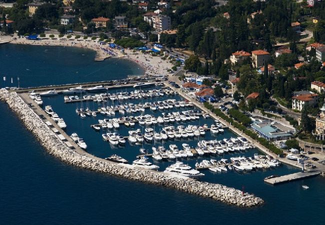 House in Icici - Holiday Home in Ičići with Seaview, Balcony, Air condition, WIFI (4683-1) House in Icici - Holiday Home in Ičići with Seaview, Balcony, Air condition, WIFI (4683-1)