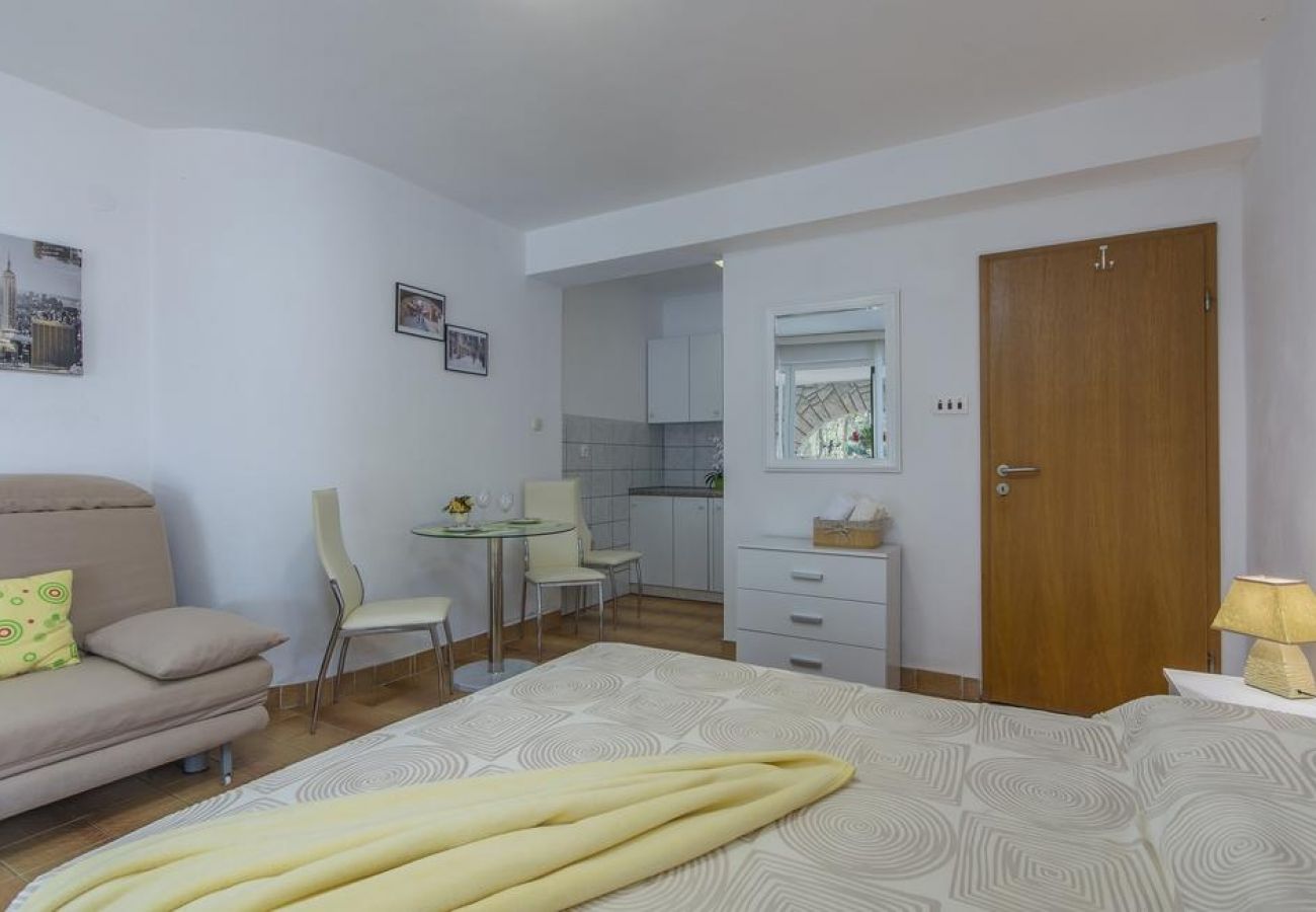 Studio in Rovinj - Studio apartment in Rovinj with Terrace, Air condition, WIFI, Washing machine (4686-4)