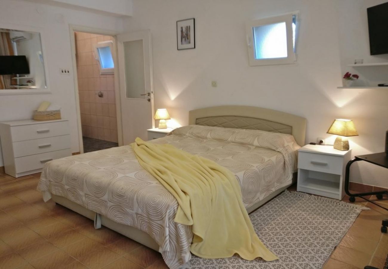 Studio in Rovinj - Studio apartment in Rovinj with Terrace, Air condition, WIFI, Washing machine (4686-4)