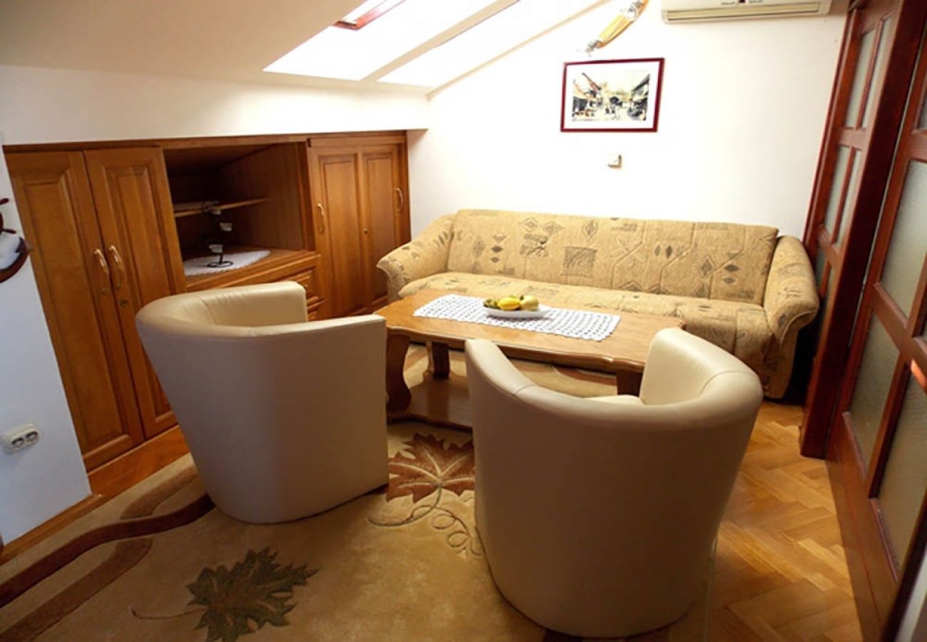 Apartment in Malinska - Apartment in Malinska with Seaview, Terrace, Air condition, WIFI (4690-3)