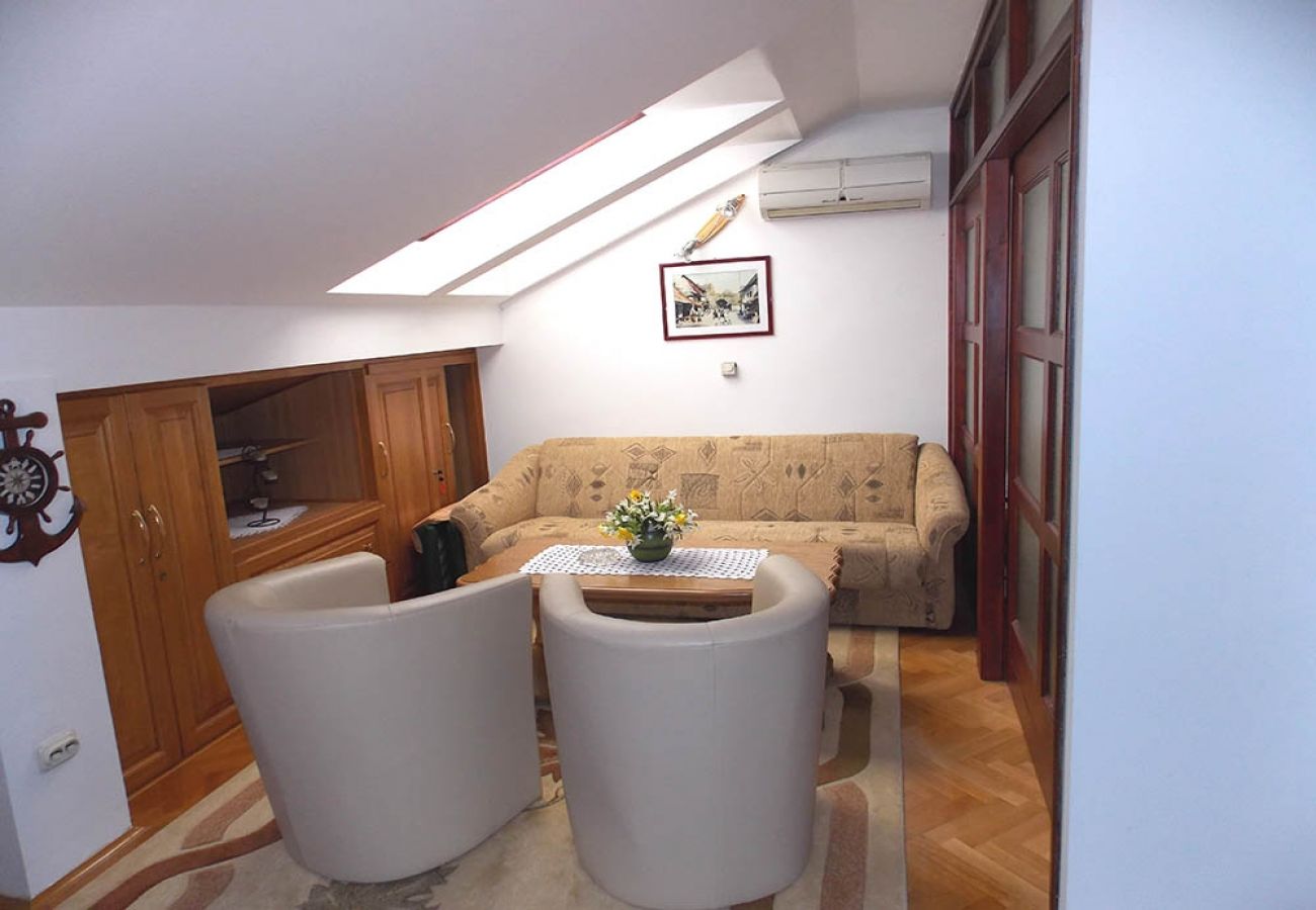 Apartment in Malinska - Apartment in Malinska with Seaview, Terrace, Air condition, WIFI (4690-3)