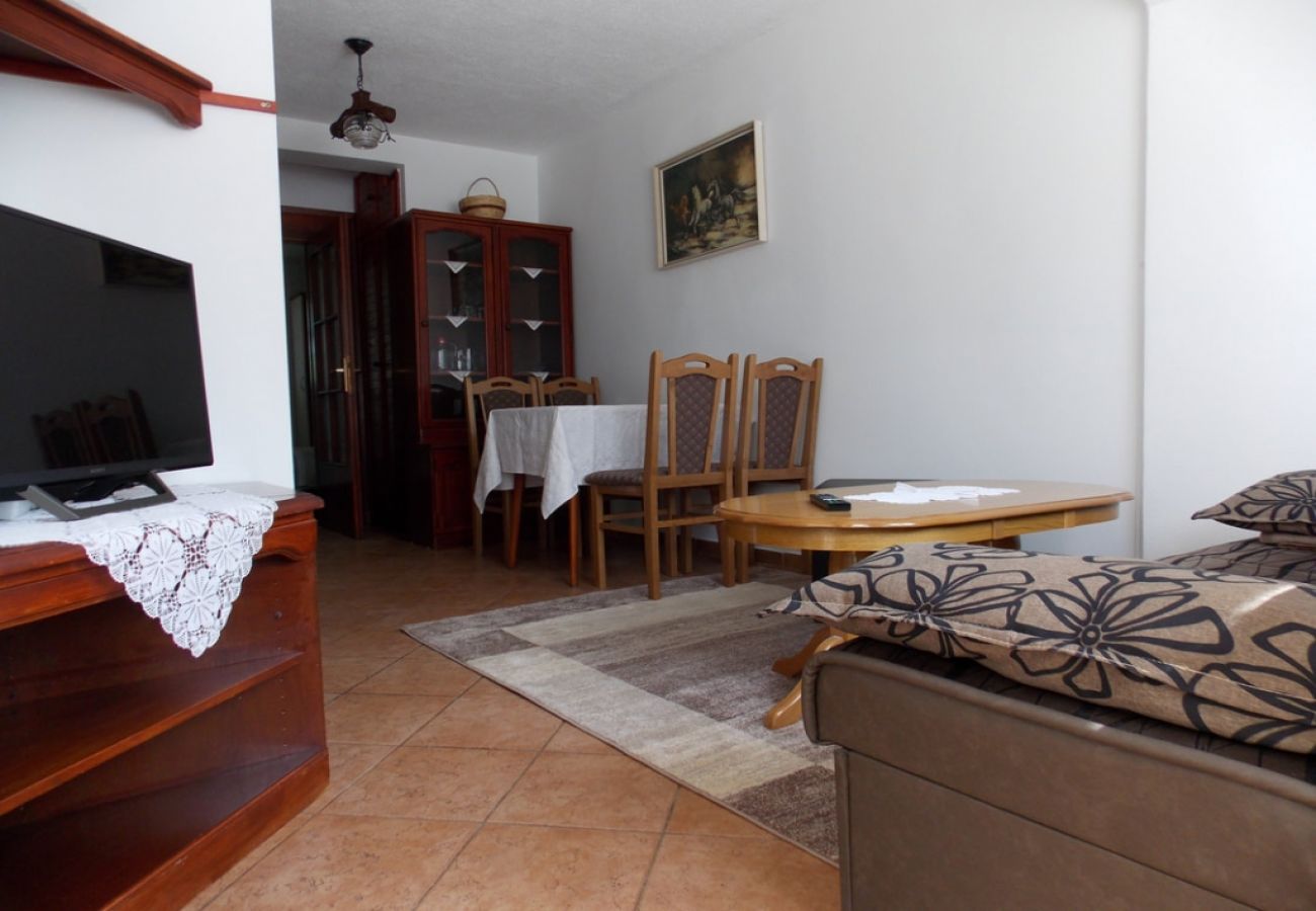 Apartment in Malinska - Apartment in Malinska with Terrace, WIFI, Washing machine (4690-4)