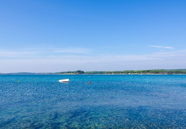 Apartment in Medulin - Apartment in Medulin with Seaview, Terrace, Air condition, WIFI (4635-2) Apartment in Medulin - Apartment in Medulin with Seaview, Terrace, Air condition, WIFI (4635-2)