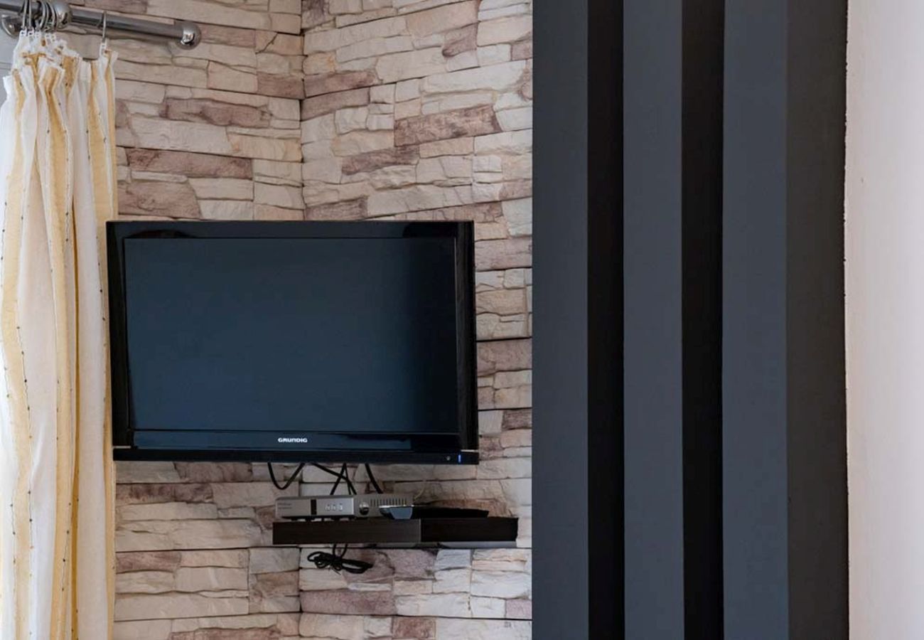 Apartment in Lopar - Apartment in Lopar with Balcony, Air condition, WIFI (4738-1)