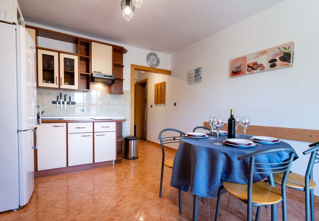 Apartment in Lopar - Apartment in Lopar with Balcony, Air condition, WIFI (4738-5)