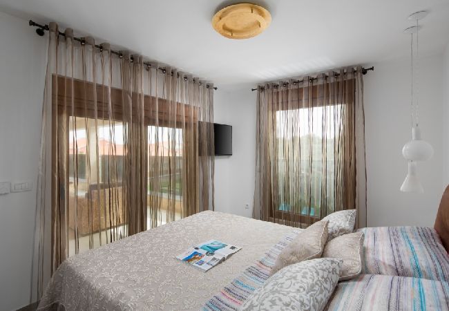 House in Vir - Holiday Home in Vir with Terrace, Air condition, WIFI, Washing machine (4740-1) House in Vir - Holiday Home in Vir with Terrace, Air condition, WIFI, Washing machine (4740-1)