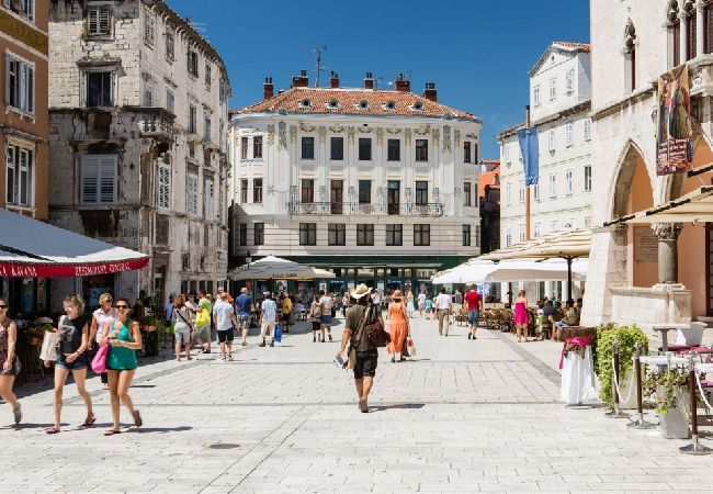 Apartment in Split - Apartment in Split with Seaview, Terrace, Air condition, WIFI (4749-1) Apartment in Split - Apartment in Split with Seaview, Terrace, Air condition, WIFI (4749-1)