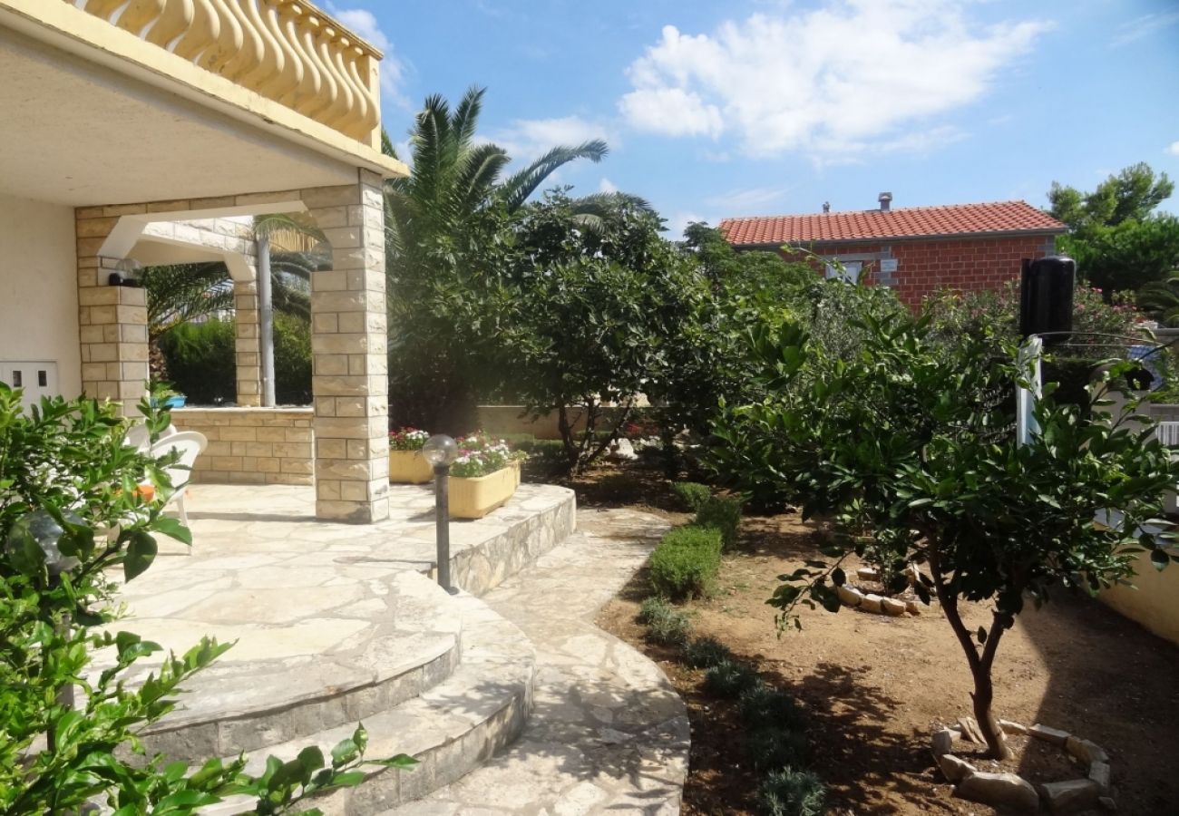 Apartment in Vir - Apartment in Vir with Terrace, Air condition, WIFI, Washing machine (4776-1)