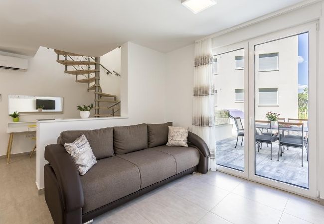 Apartment in Podstrana - Apartment in Podstrana-Sv.Martin with Seaview, Terrace, Air condition, WIFI (4777-1) Apartment in Podstrana - Apartment in Podstrana-Sv.Martin with Seaview, Terrace, Air condition, WIFI (4777-1)