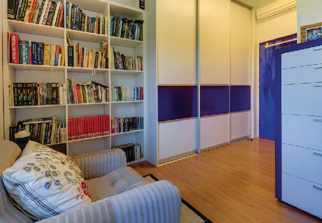 House in Mali Lošinj - Holiday Home in Mali Lošinj with Terrace, Air condition, WIFI, Washing machine (4780-1) House in Mali Lošinj - Holiday Home in Mali Lošinj with Terrace, Air condition, WIFI, Washing machine (4780-1)