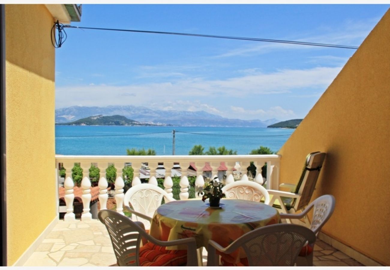 Apartment in Slatine - Apartment in Slatine with Seaview, Balcony, Air condition, WIFI (4782-1)