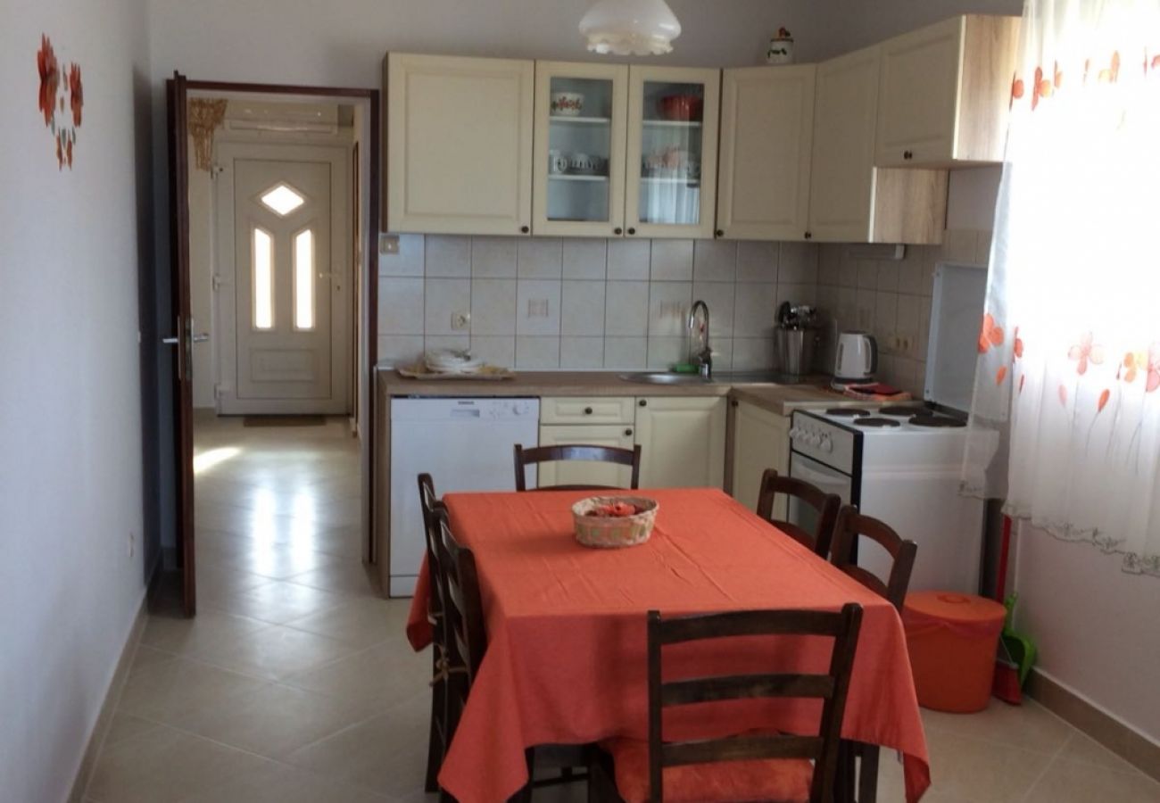 Apartment in Slatine - Apartment in Slatine with Seaview, Balcony, Air condition, WIFI (4782-1)