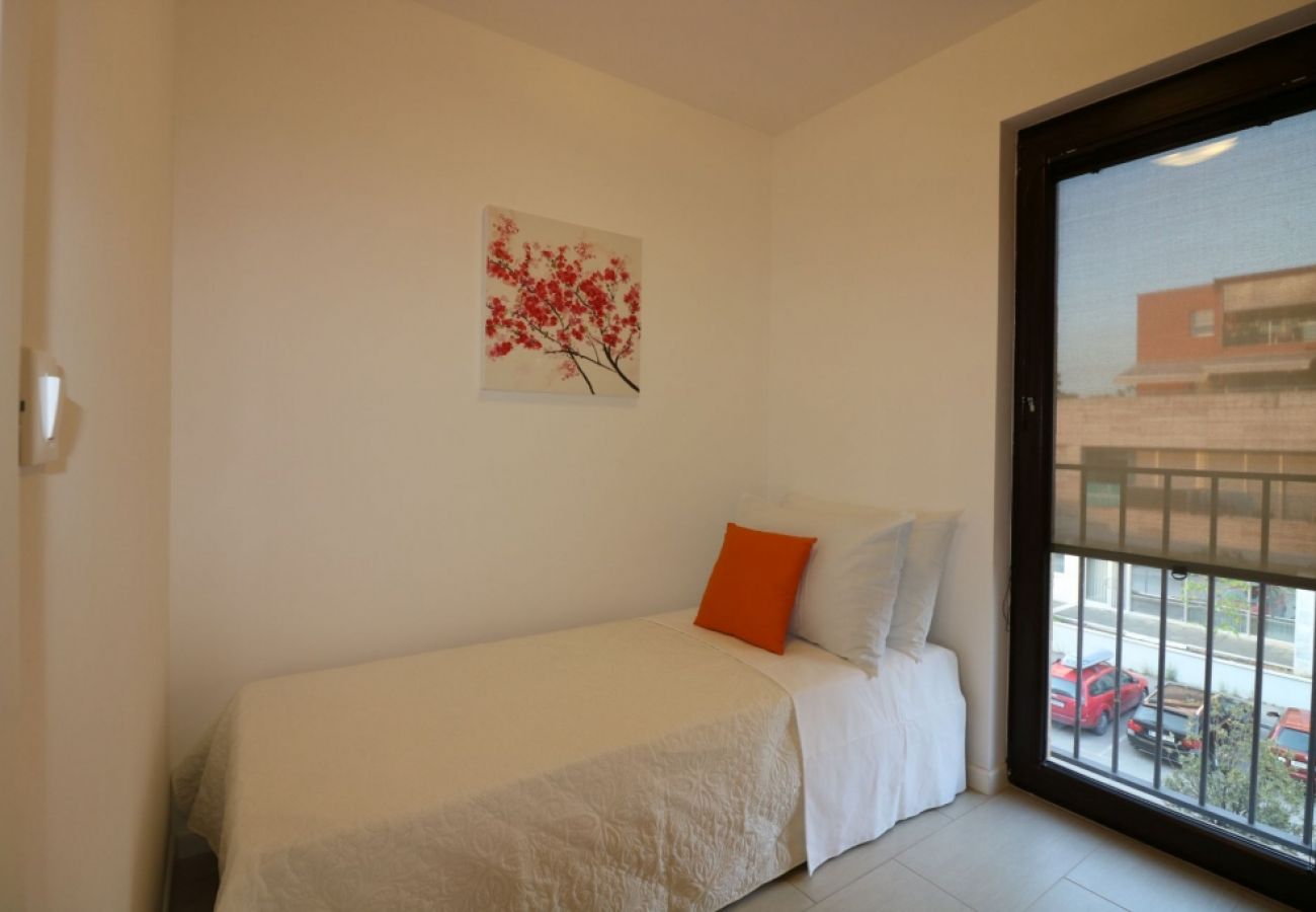 Apartment in Porec - Apartment in Poreč with Balcony, Air condition, Washing machine (4400-11)