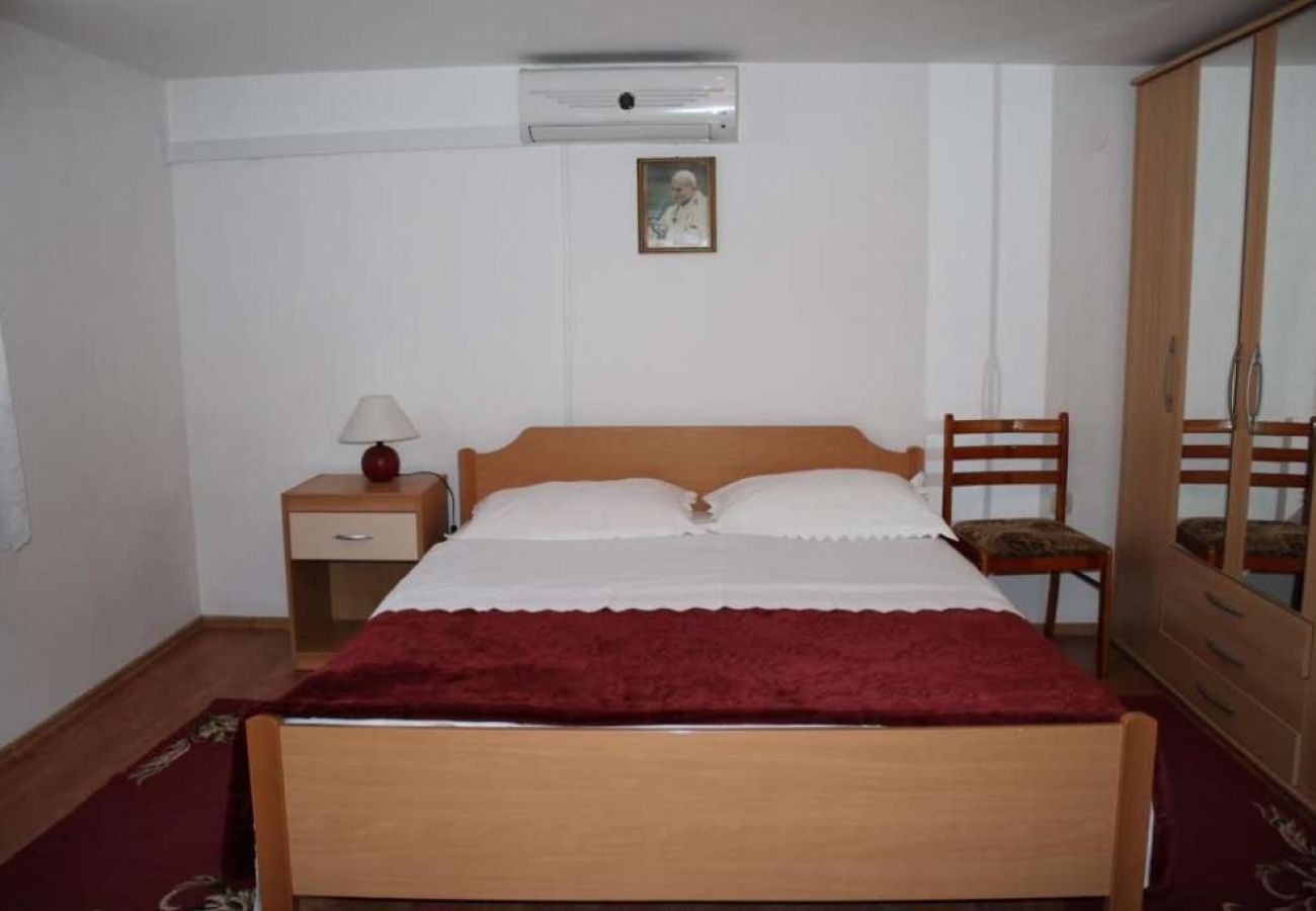 Apartment in Pirovac - Apartment in Pirovac with Terrace, Air condition, WIFI, Washing machine (4793-3)