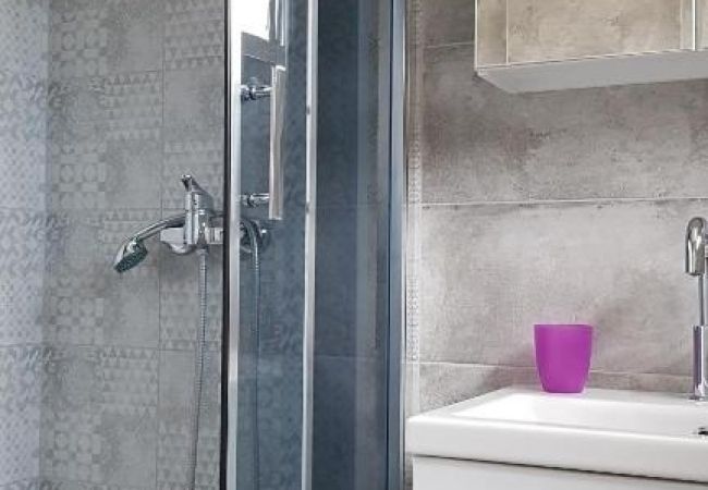 Studio in Biograd na moru - Studio apartment in Biograd na Moru with Terrace, Air condition, WIFI (4805-4) Studio in Biograd na moru - Studio apartment in Biograd na Moru with Terrace, Air condition, WIFI (4805-4)