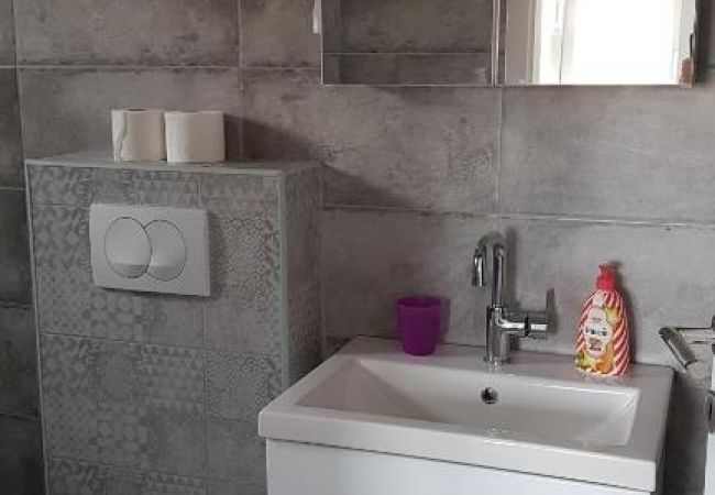 Apartment in Biograd na moru - Apartment in Biograd na Moru with Terrace, Air condition, WIFI (4805-6) Apartment in Biograd na moru - Apartment in Biograd na Moru with Terrace, Air condition, WIFI (4805-6)