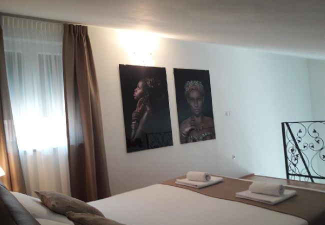 Apartment in Opatija - Apartment in Opatija with Seaview, Balcony, Air condition, WIFI (4812-2) Apartment in Opatija - Apartment in Opatija with Seaview, Balcony, Air condition, WIFI (4812-2)