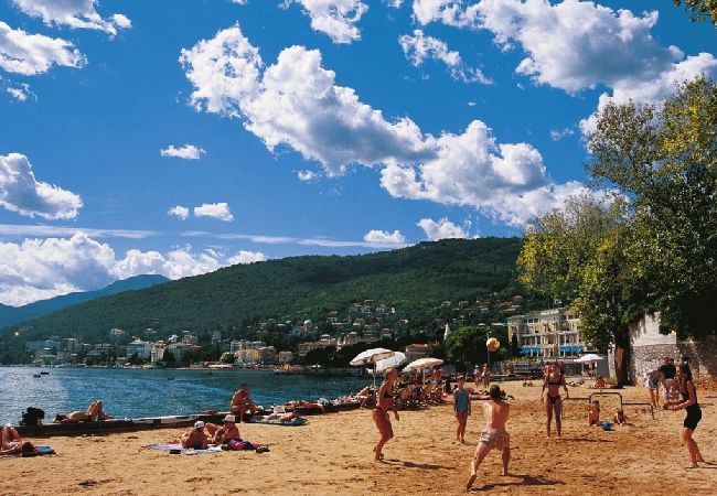 Apartment in Opatija - Apartment in Opatija with Seaview, Balcony, Air condition, WIFI (4812-2) Apartment in Opatija - Apartment in Opatija with Seaview, Balcony, Air condition, WIFI (4812-2)
