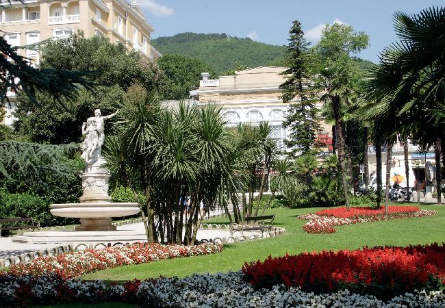Apartment in Opatija - Apartment in Opatija with Seaview, Balcony, Air condition, WIFI (4812-2) Apartment in Opatija - Apartment in Opatija with Seaview, Balcony, Air condition, WIFI (4812-2)