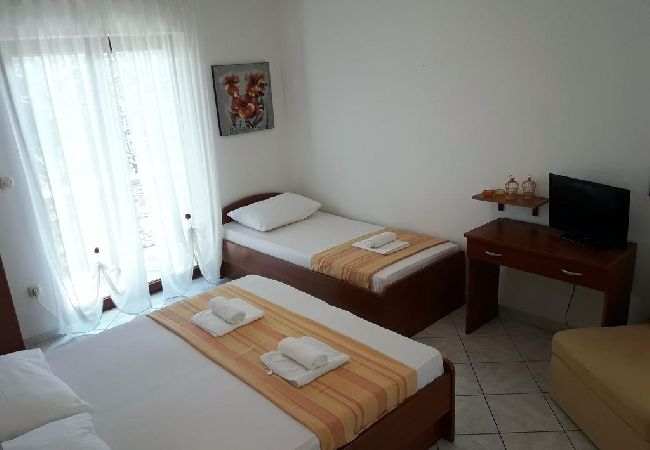 Apartment in Sukošan - Apartment in Sukošan with Terrace, Air condition, WIFI (4813-2) Apartment in Sukošan - Apartment in Sukošan with Terrace, Air condition, WIFI (4813-2)