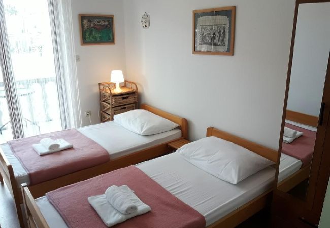 Apartment in Sukošan - Apartment in Sukošan with Terrace, Air condition, WIFI (4813-2) Apartment in Sukošan - Apartment in Sukošan with Terrace, Air condition, WIFI (4813-2)