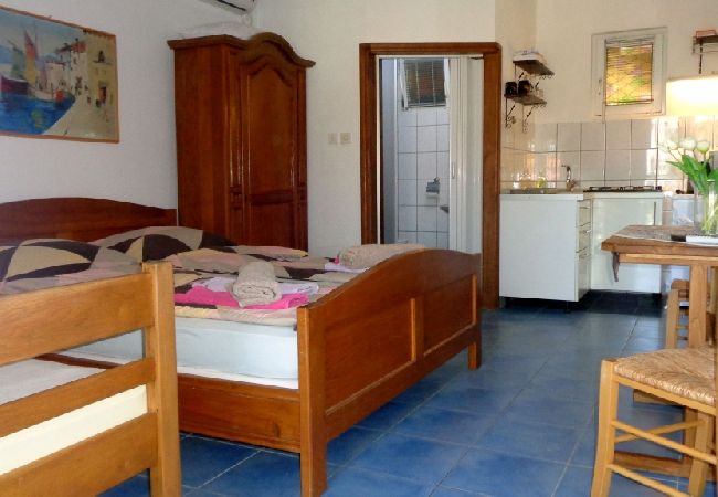 Studio in Biograd na moru - Studio apartment in Biograd na Moru with Balcony, Air condition, WIFI (4818-3) Studio in Biograd na moru - Studio apartment in Biograd na Moru with Balcony, Air condition, WIFI (4818-3)