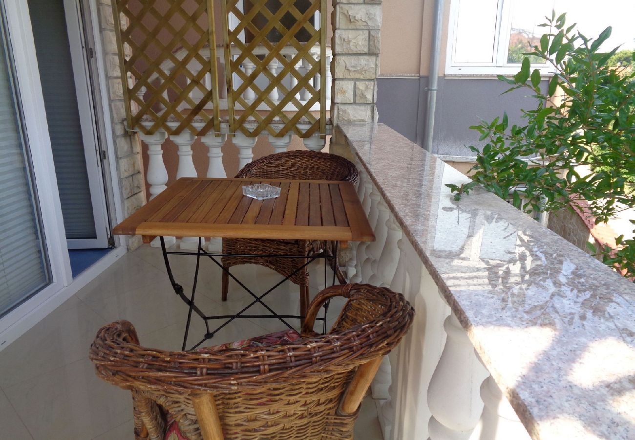 Studio in Biograd na moru - Studio apartment in Biograd na Moru with Balcony, Air condition, WIFI (4818-3)