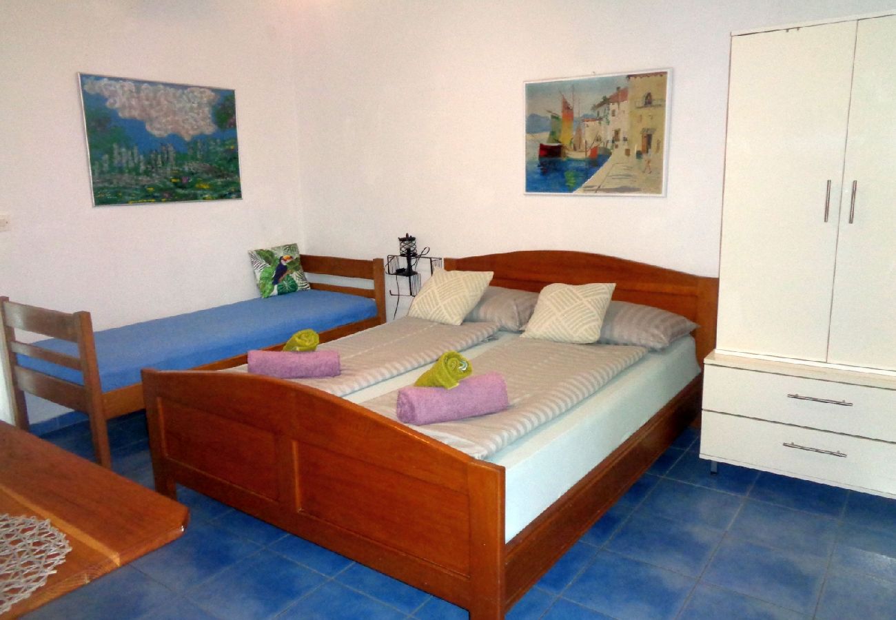 Studio in Biograd na moru - Studio apartment in Biograd na Moru with Balcony, Air condition, WIFI (4818-3)