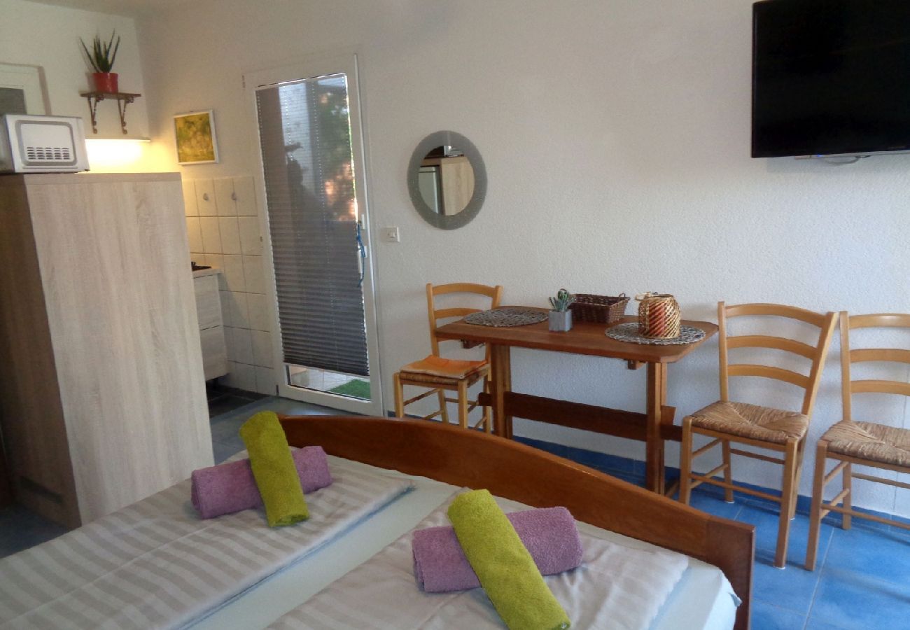 Studio in Biograd na moru - Studio apartment in Biograd na Moru with Balcony, Air condition, WIFI (4818-3)