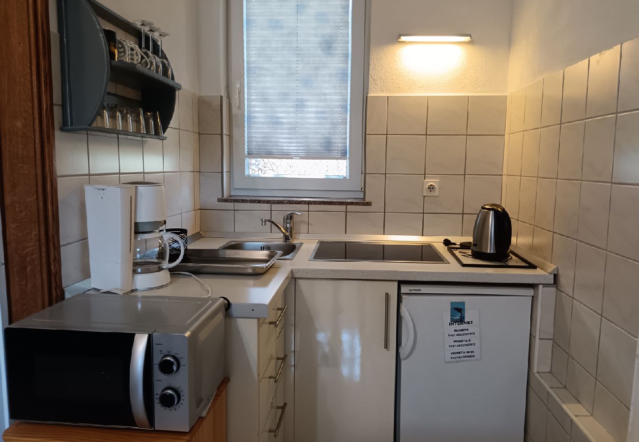 Studio in Biograd na moru - Studio apartment in Biograd na Moru with Terrace, Air condition, WIFI (4818-8)