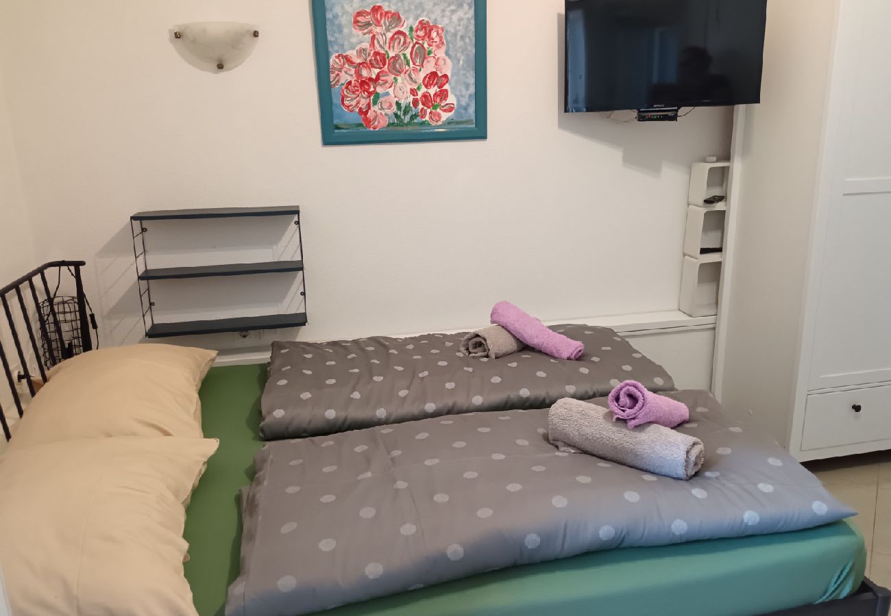 Studio in Biograd na moru - Studio apartment in Biograd na Moru with Terrace, Air condition, WIFI (4818-8)