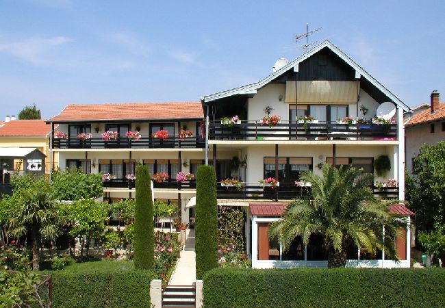 Rent by room in Vodice - Room in Vodice with Terrace, Air condition, WIFI (4826-2) Rent by room in Vodice - Room in Vodice with Terrace, Air condition, WIFI (4826-2)