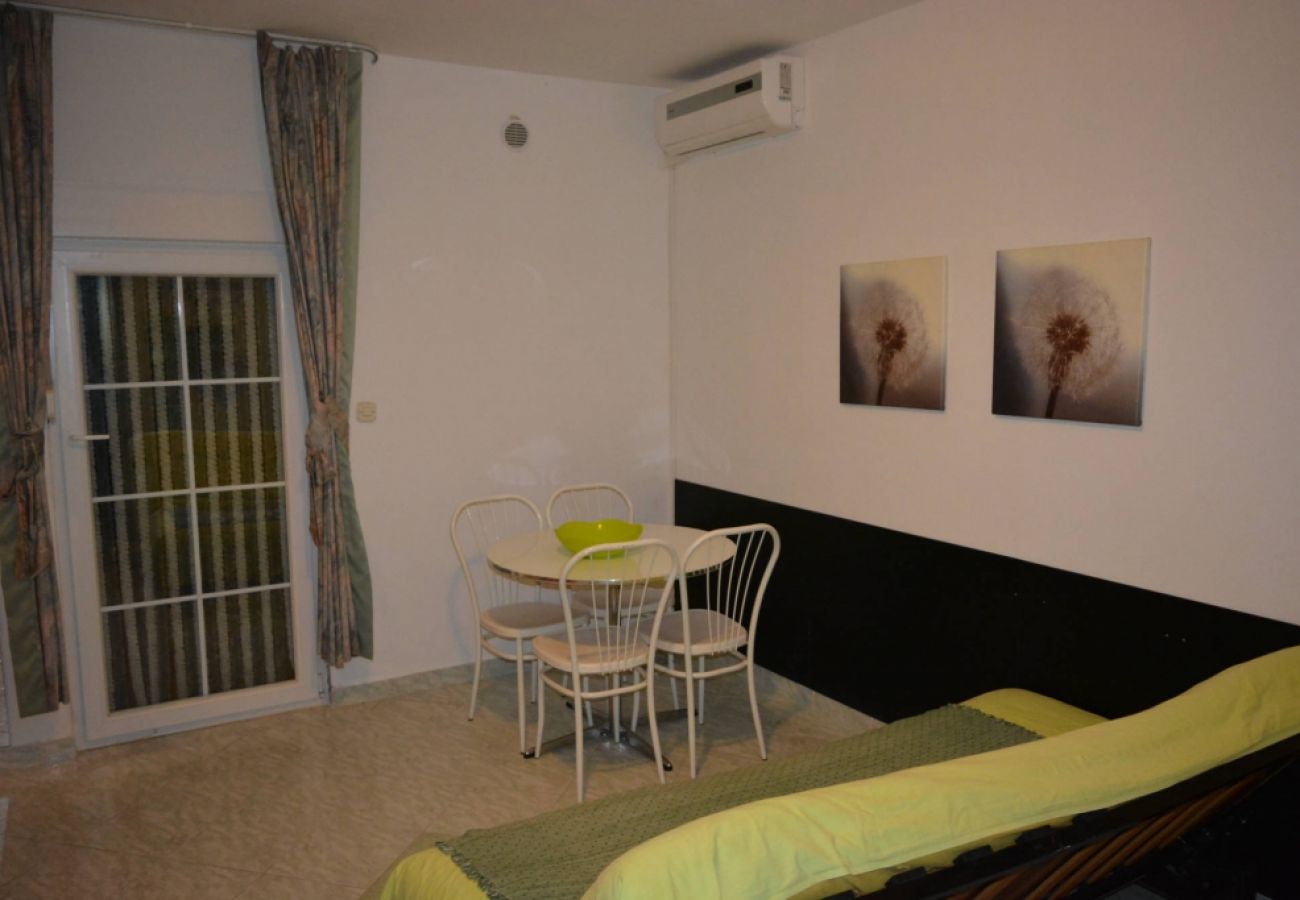 Apartment in Vrsi - Apartment in Vrsi with Balcony, Air condition, WIFI (4824-5)