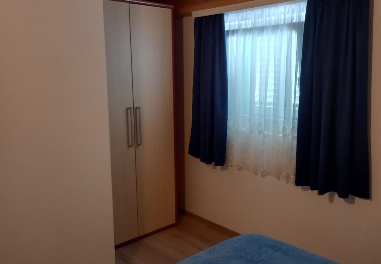 Apartment in Nerezine - Apartment in Nerezine with Terrace, Air condition, WIFI, Washing machine (4827-3)